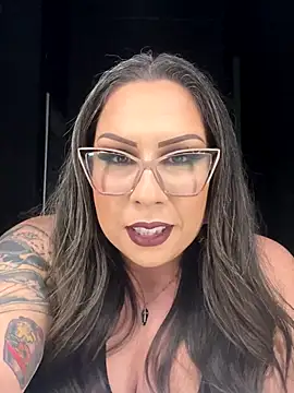 Snapshot of ThatGirlVia chatting on 10/26/25, 08:31 ThatGirlVia online show from 10/26/25, 08:31