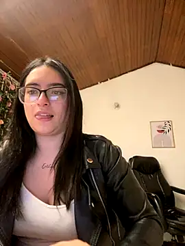 Snapshot of Kloe_Novoa chatting on 11/04/25, 12:48 Kloe Novoa online show from 11/04/25, 12:48