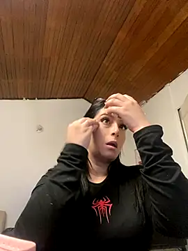 Snapshot of Kloe_Novoa chatting on 11/06/25, 01:34 Kloe Novoa online show from 11/06/25, 01:34