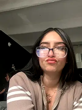 Snapshot of Kloe_Novoa chatting on 11/22/25, 12:42 Kloe Novoa online show from 11/22/25, 12:42