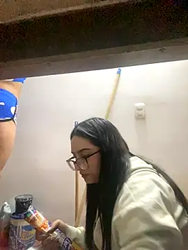 Snapshot of Kloe_Novoa chatting on 11/27/25, 01:51 Kloe Novoa online show from 11/27/25, 01:51