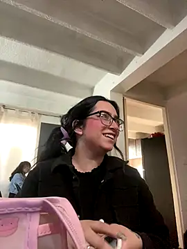 Snapshot of Kloe_Novoa chatting on 12/15/25, 12:53 Kloe Novoa online show from 12/15/25, 12:53