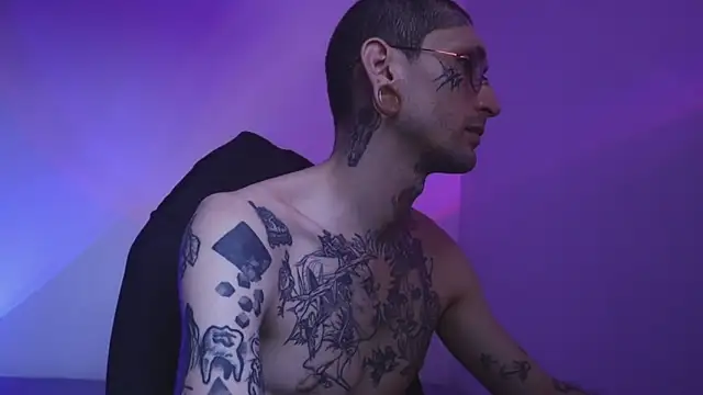 Snapshot of TokyoHatsumoto chatting on 11/19/25, 09:59 TokyoHatsumoto online show from 11/19/25, 09:59