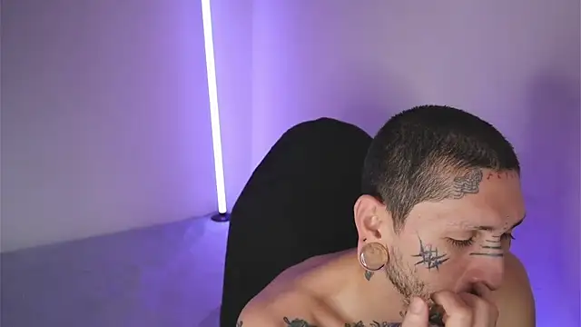 Snapshot of TokyoHatsumoto chatting on 02/22/26, 10:52 TokyoHatsumoto online show from 02/22/26, 10:52