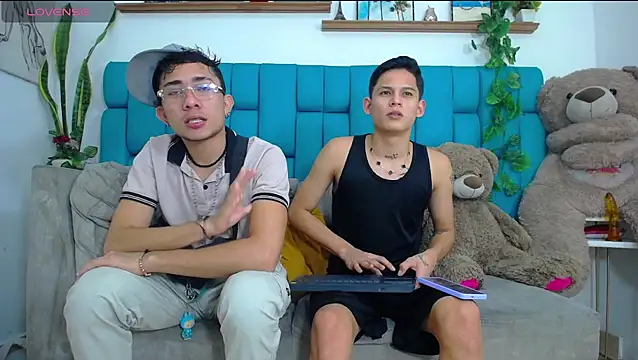 Hot Boys Latinos X online show from 02/10/26, 07:40