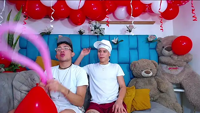 Hot Boys Latinos X online show from 02/12/26, 11:33