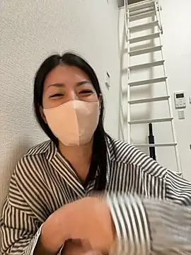 Snapshot of akimix_xoxo chatting on 11/23/25, 01:11 akimix xoxo online show from 11/23/25, 01:11