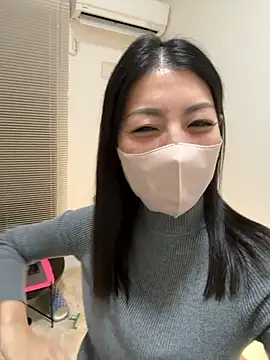 Snapshot of akimix_xoxo chatting on 11/30/25, 01:37 akimix xoxo online show from 11/30/25, 01:37