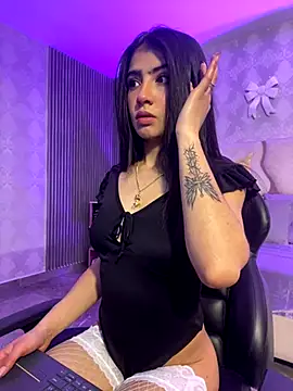 MAIILY TAY online show from 12/04/25, 12:03