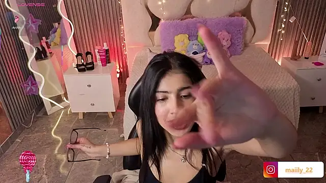 MAIILY TAY online show from 02/05/26, 11:59