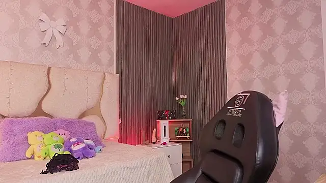 MAIILY TAY online show from 02/09/26, 11:58