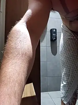 ozone1992 online show from 04/13/26, 08:47