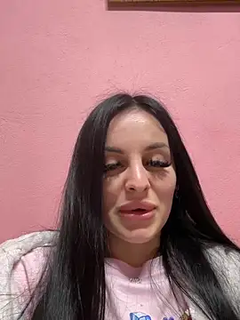 Snapshot of Alexiaaa121 chatting on 11/19/25, 10:10 Alexiaaa121 online show from 11/19/25, 10:10