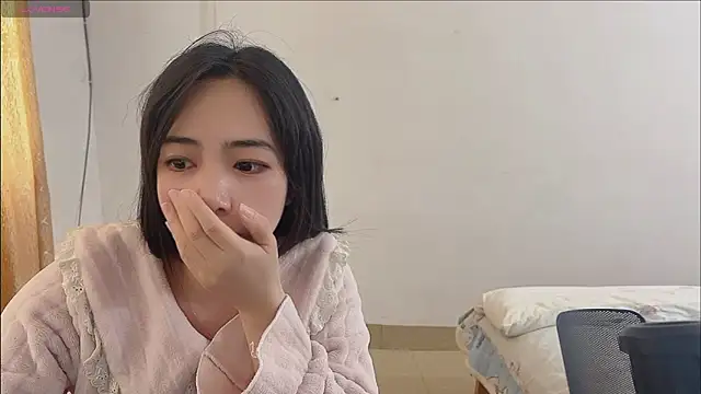 Snapshot of by-Hannah chatting on 11/09/25, 02:10 by-Hannah online show from 11/09/25, 02:10