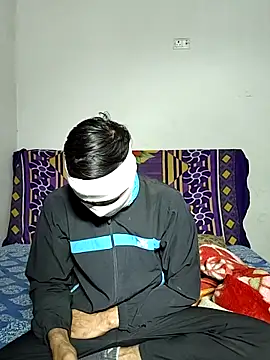 Snapshot of Heena-143 chatting on 11/18/25, 06:01 Heena-143 online show from 11/18/25, 06:01