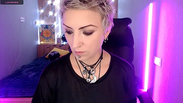 Snapshot of Sweet-n-Strong chatting on 11/22/25, 08:02 Sweet-n-Strong online show from 11/22/25, 08:02