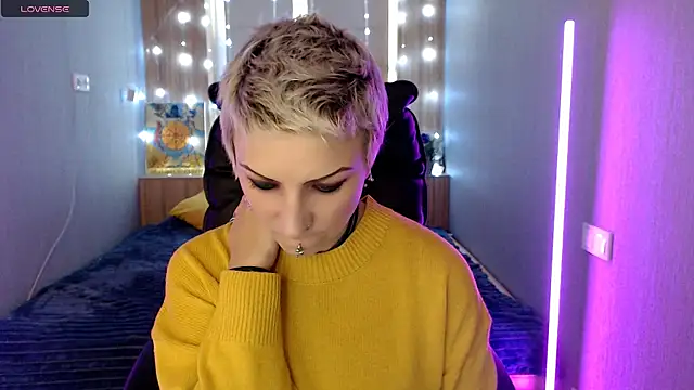 Snapshot of Sweet-n-Strong chatting on 11/25/25, 06:57 Sweet-n-Strong online show from 11/25/25, 06:57