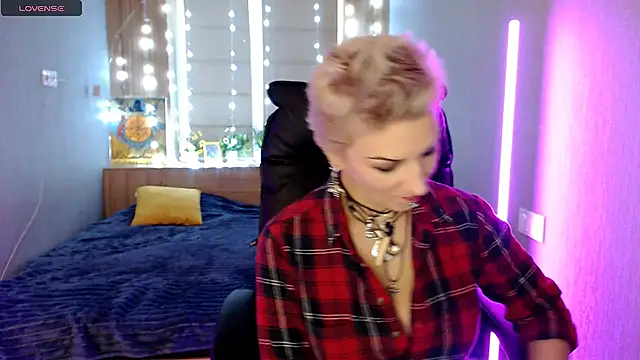 Snapshot of Sweet-n-Strong chatting on 11/29/25, 07:55 Sweet-n-Strong online show from 11/29/25, 07:55