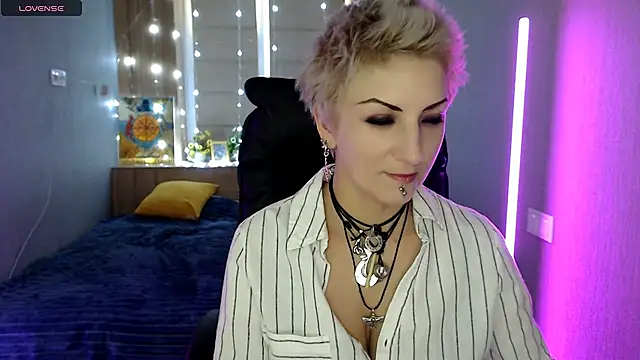 Snapshot of Sweet-n-Strong chatting on 12/03/25, 07:05 Sweet-n-Strong online show from 12/03/25, 07:05