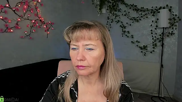 Snapshot of Carla_Vogue chatting on 12/02/25, 09:58 Carla Vogue online show from 12/02/25, 09:58