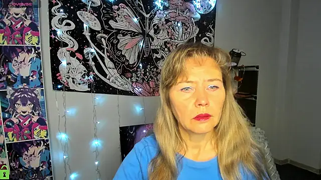 Snapshot of Carla_Vogue chatting on 12/15/25, 03:00 Carla Vogue online show from 12/15/25, 03:00