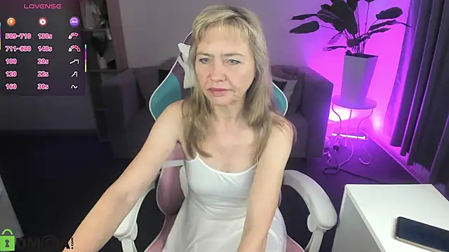 Carla Vogue online show from 02/22/26, 11:53