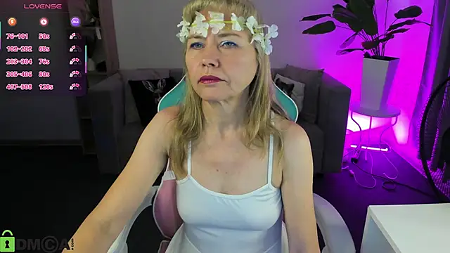 Carla Vogue online show from 02/23/26, 10:56