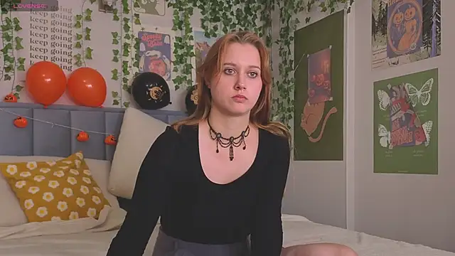 Charil Wilson online show from 10/31/25, 04:24