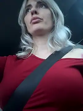 Snapshot of blondegirlx chatting on 11/03/25, 03:13 blondegirlx online show from 11/03/25, 03:13