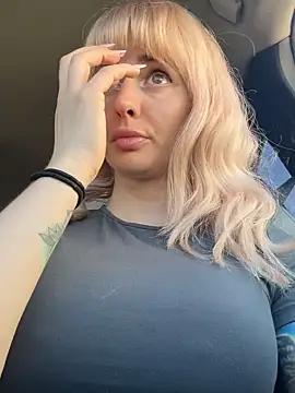 Snapshot of blondegirlx chatting on 05/10/26, 01:16 blondegirlx online show from 05/10/26, 01:16