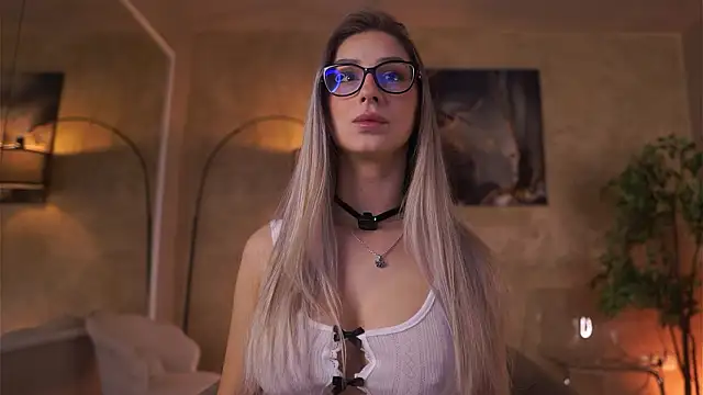 MaddieBryggs online show from 02/01/26, 10:03