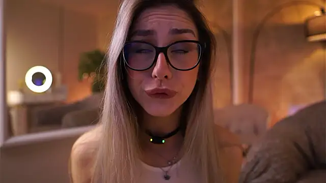 MaddieBryggs online show from 02/28/26, 10:05