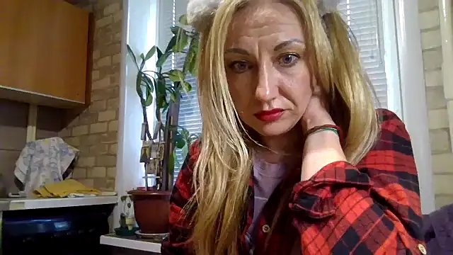 Snapshot of LilaniLoverx chatting on 11/03/25, 01:34 LilaniLoverx online show from 11/03/25, 01:34