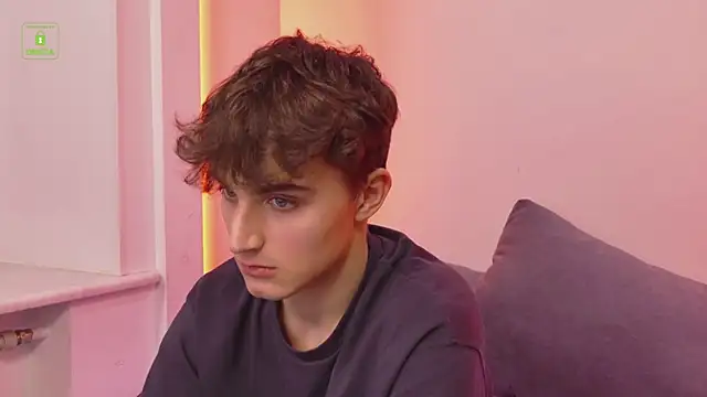 Snapshot of Richard_steele_hot chatting on 11/03/25, 03:35 Richard steele hot online show from 11/03/25, 03:35