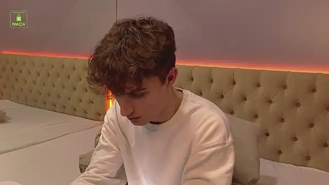 Snapshot of Richard_steele_hot chatting on 11/06/25, 03:24 Richard steele hot online show from 11/06/25, 03:24