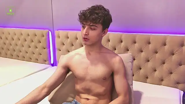 Snapshot of Richard_steele_hot chatting on 11/16/25, 03:28 Richard steele hot online show from 11/16/25, 03:28