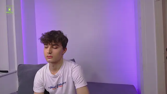 Snapshot of Richard_steele_hot chatting on 11/24/25, 03:23 Richard steele hot online show from 11/24/25, 03:23