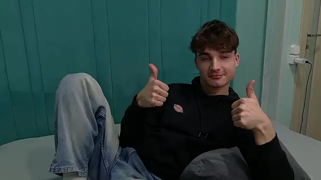 Snapshot of Richard_steele_hot chatting on 12/01/25, 04:01 Richard steele hot online show from 12/01/25, 04:01