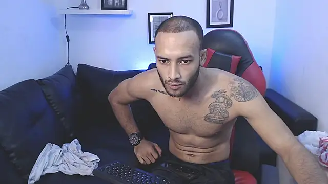 Snapshot of Giselle_Max chatting on 11/03/25, 01:34 Giselle Max online show from 11/03/25, 01:34