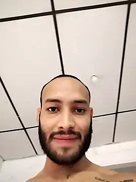 Snapshot of Giselle_Max chatting on 11/25/25, 01:55 Giselle Max online show from 11/25/25, 01:55