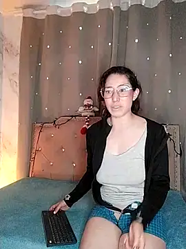 Snapshot of eva_delight_ chatting on 11/17/25, 11:38 eva delight online show from 11/17/25, 11:38