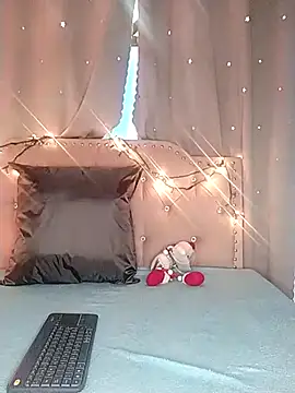 Snapshot of eva_delight_ chatting on 11/18/25, 11:03 eva delight online show from 11/18/25, 11:03