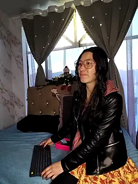 Snapshot of eva_delight_ chatting on 12/15/25, 11:14 eva delight online show from 12/15/25, 11:14