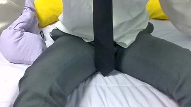 Snapshot of yuta_00 chatting on 02/19/26, 04:58 yuta 00 online show from 02/19/26, 04:58