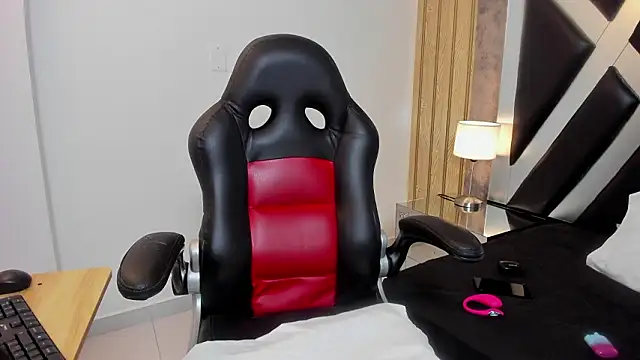 Snapshot of CloePerson chatting on 01/17/26, 03:39 CloePerson online show from 01/17/26, 03:39