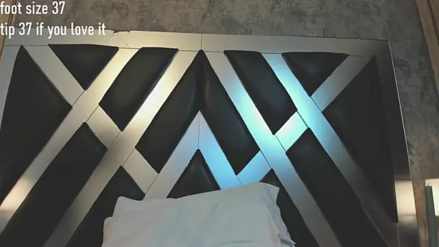 CloePerson online show from 04/04/26, 11:57