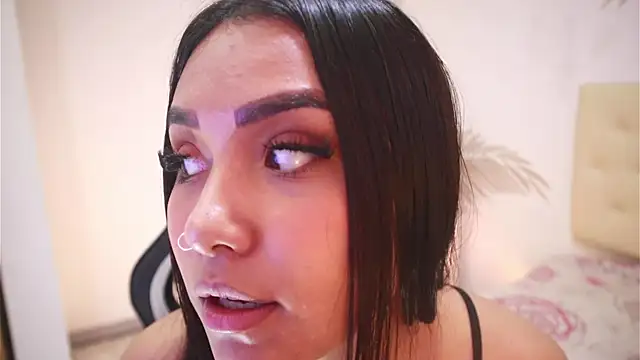 Isabelle Lane online show from 12/01/25, 12:43