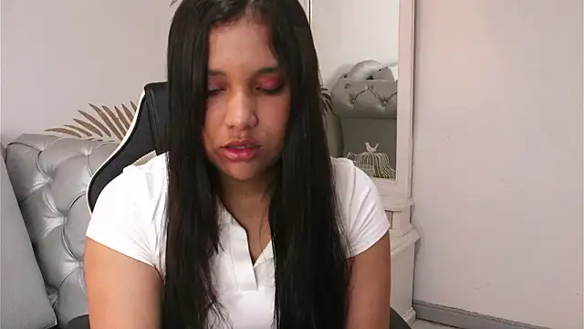 Isabelle Lane online show from 03/10/26, 12:32