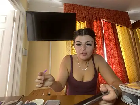 Snapshot of rosie-hipstergal chatting on 06/15/26, 01:46 rosie-hipstergal online show from 06/15/26, 01:46