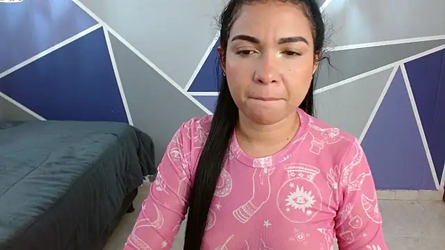 Snapshot of AliceSmity_ chatting on 11/10/25, 05:56 AliceSmity online show from 11/10/25, 05:56